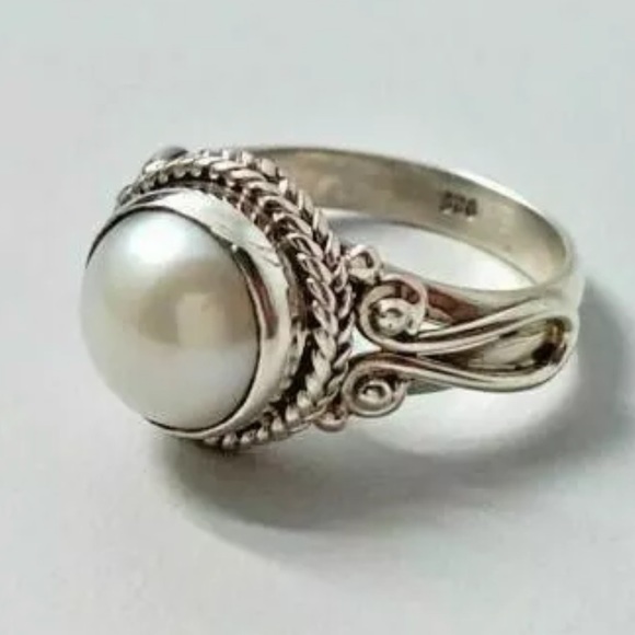 Jewelry - New Vintage Elegant 925 Silver White Sapphire Pear